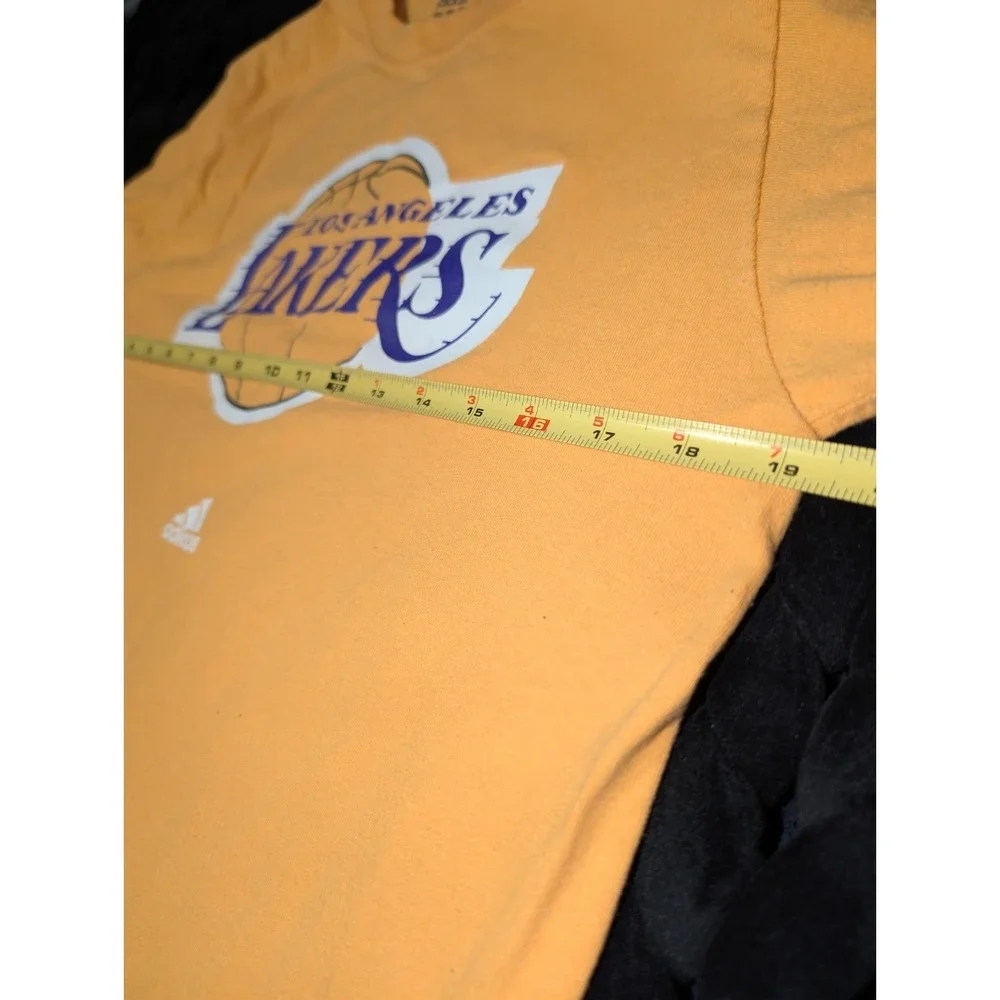Adidas Los Angeles Lakers Graphic Team Logo T-Shirt Yellow SIze Medium